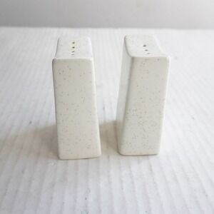 Mikasa Natural Beauty Japan Speckled Cream Ceramic Salt Pepper Shakers Set MCM